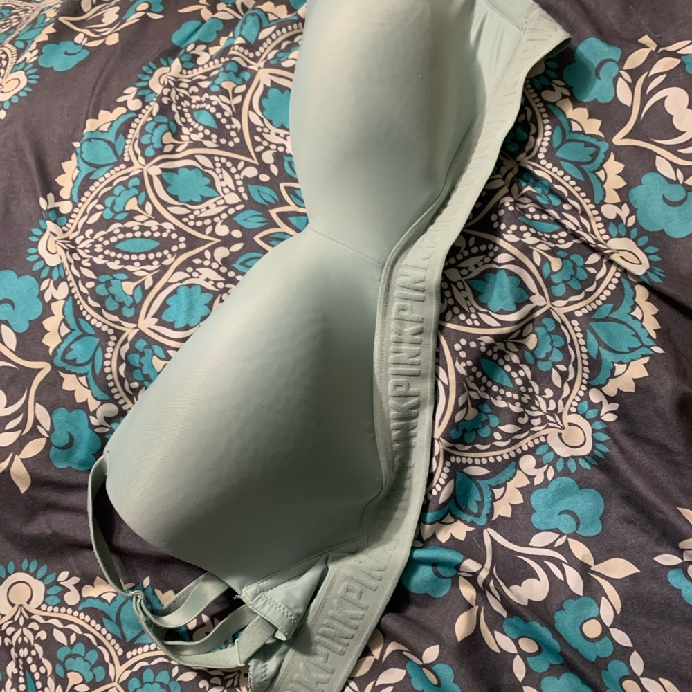Victoria Secret Wireless lighty lined bra - Picture 3 of 4